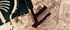Explosão no Porto do Dubai após incêndio em navio porta-contentores